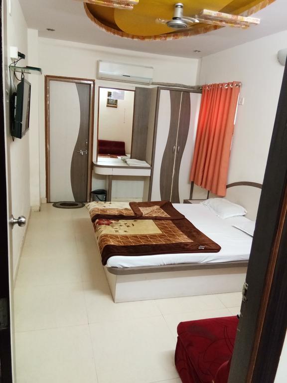 Hotel Sudarshan Nāthdwāra Exteriör bild