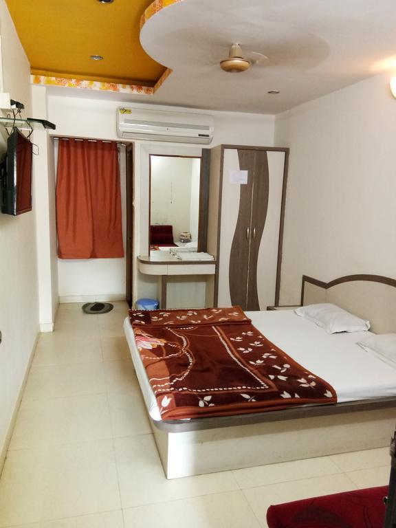 Hotel Sudarshan Nāthdwāra Exteriör bild